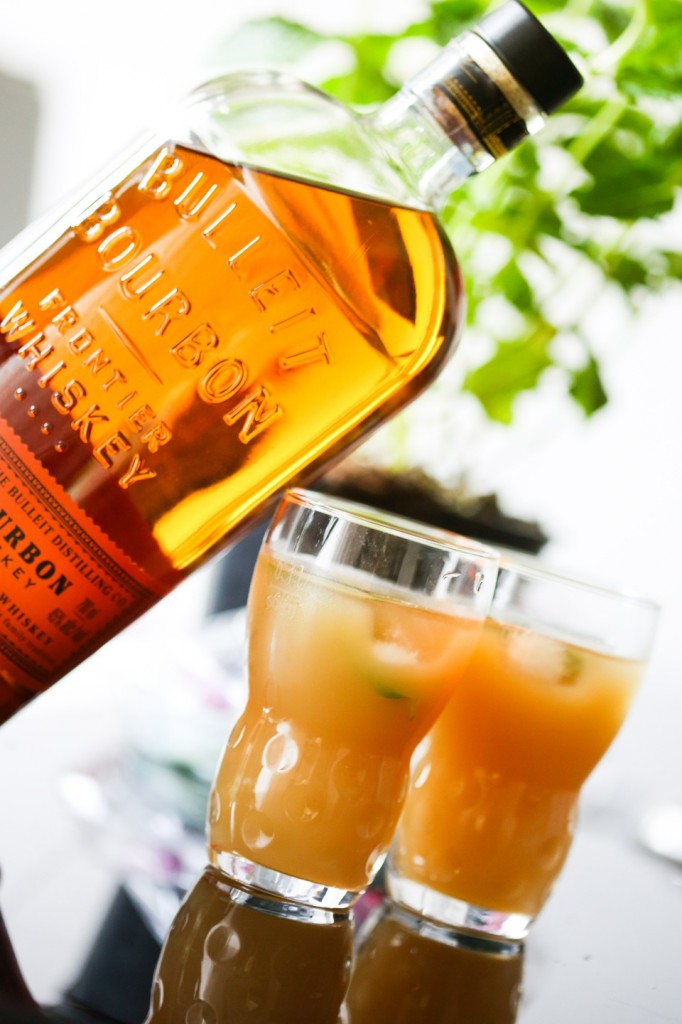 Apfel-Minz-Julep Cocktail mit Bulleit Bourbon - SMOKEY CATS Magazine ...